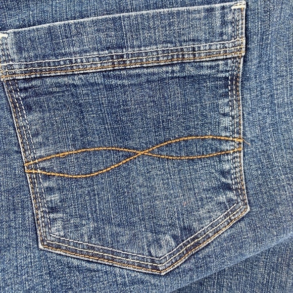 Lee Jeans Women's Size 14 Boot Cut Riders Blue Denim 5 Pocket Button Zip Closure - Picture 10 of 12